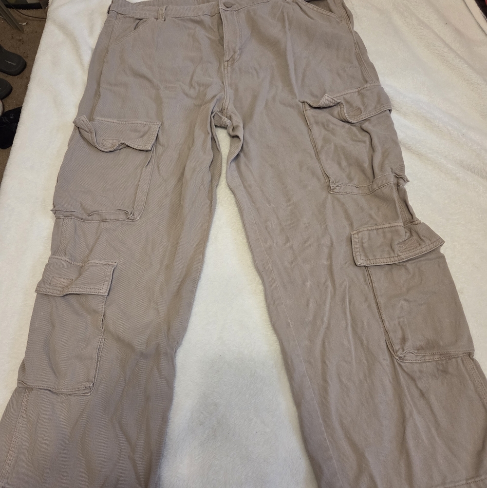 Womans Cargo Pants in Light Taupe - Casual Utility Style